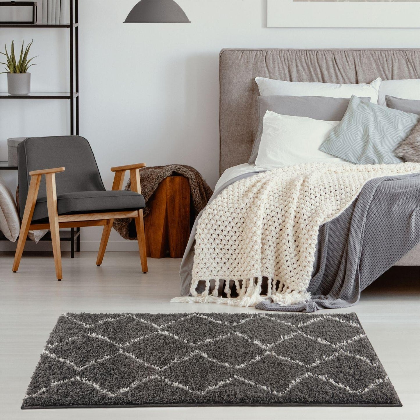 Moroccan Dark Grey Shaggy Rug | 840
