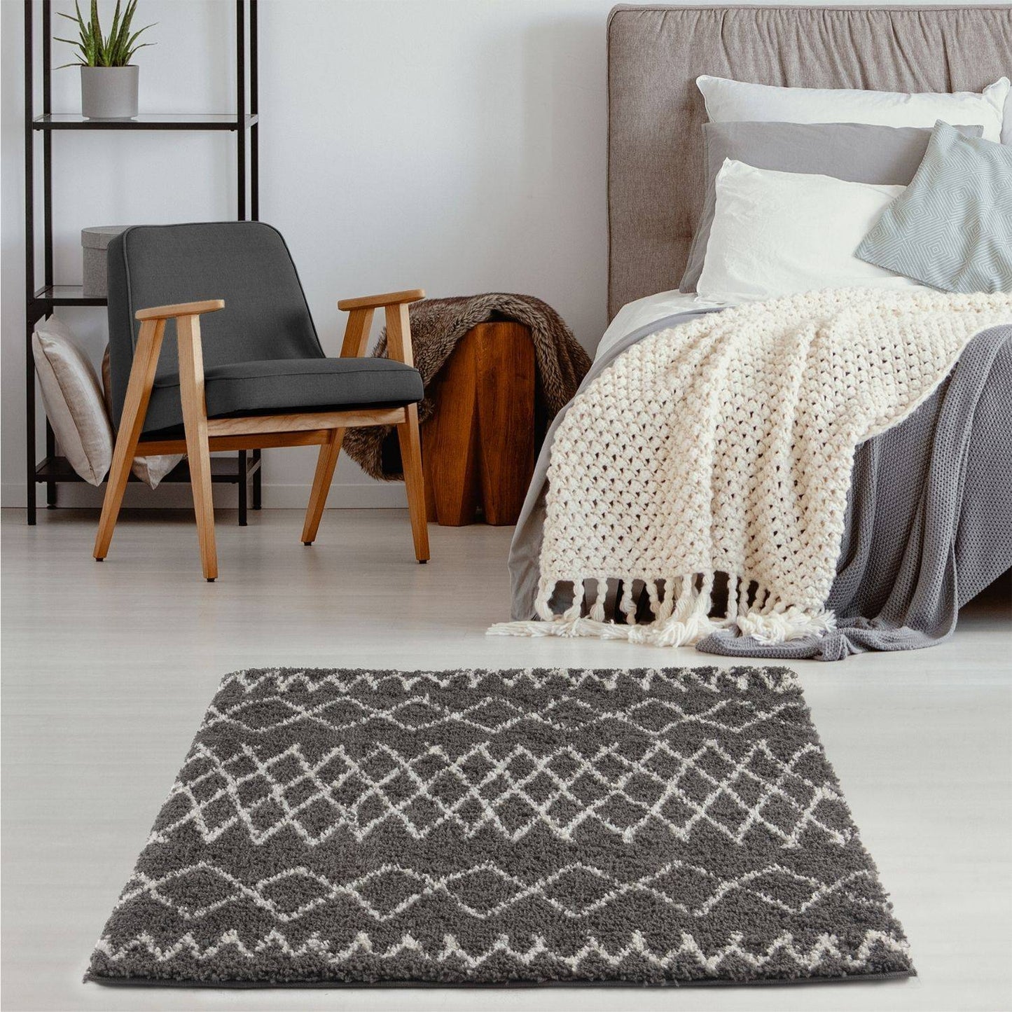 Moroccan Dark Grey Shaggy Rug | 940