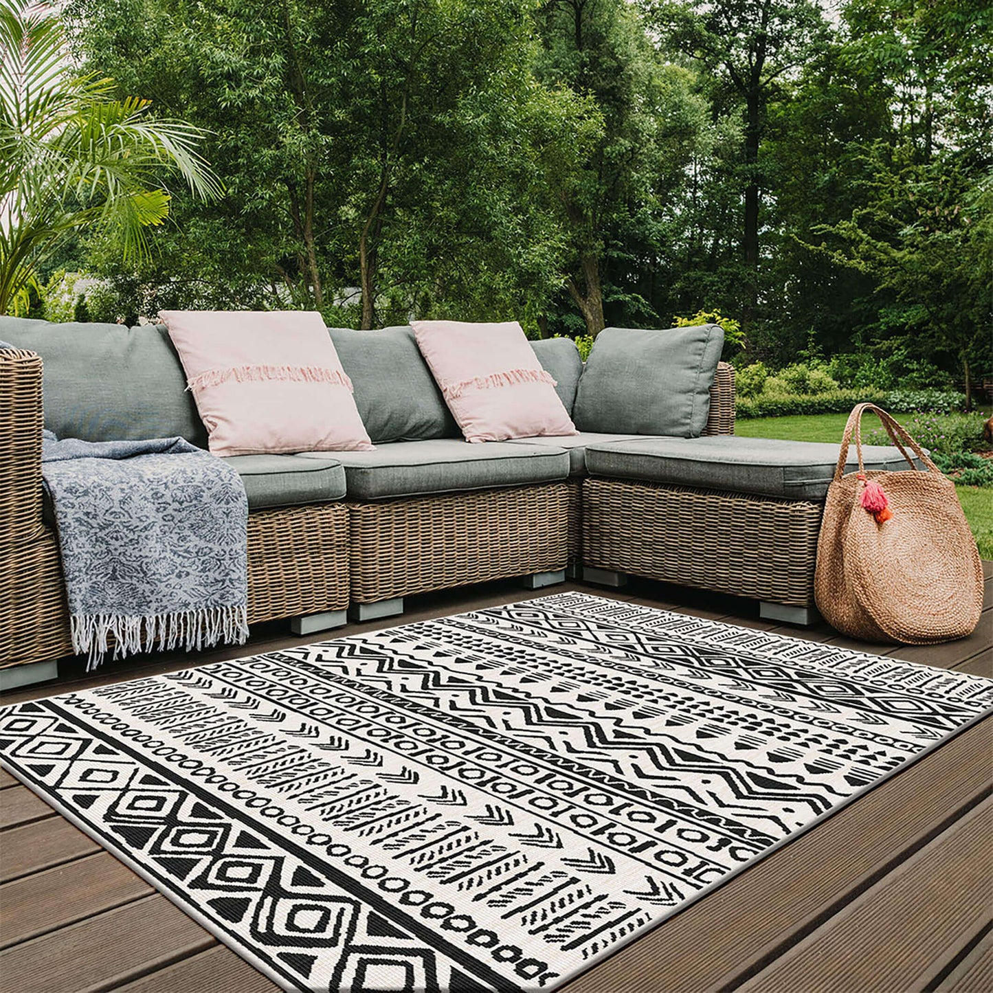 Duo Weave Outdoor Rug Aztec Design