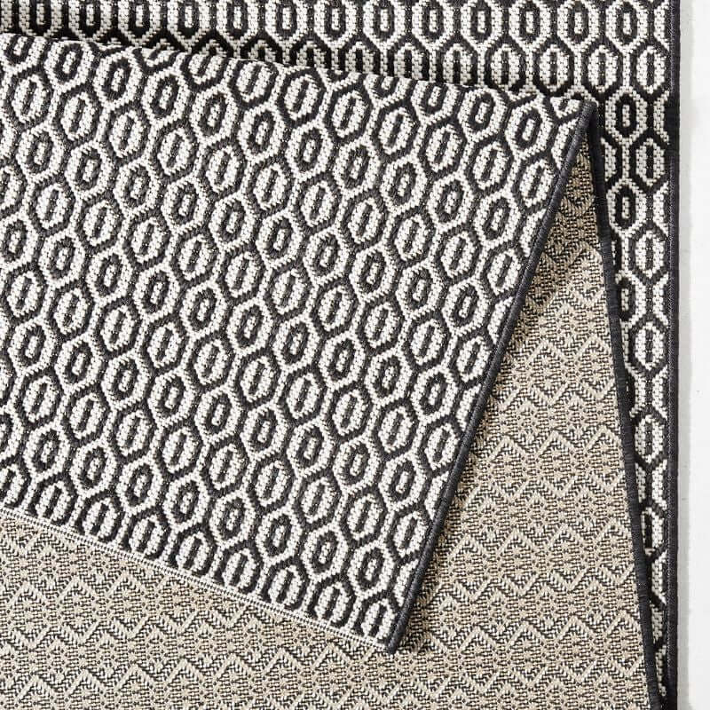 Indoor Outdoor Coin Rug – Geometric Design