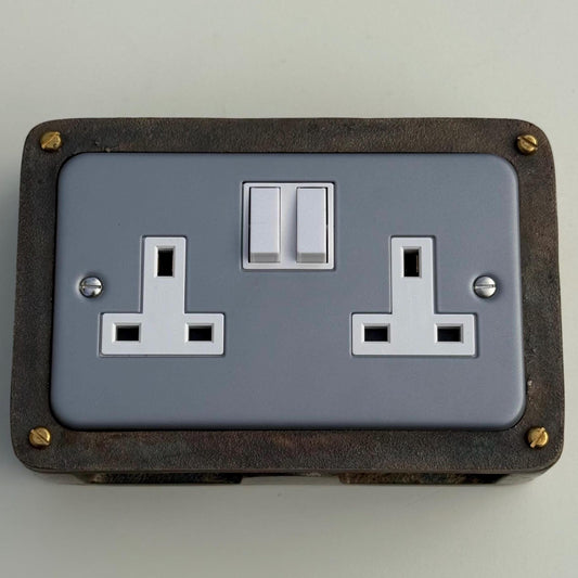 Grey Metal Clad Double Switched 13A Power Socket 230V 2 Gang 2G Socket Antique Brass Conduit Switch Industrial